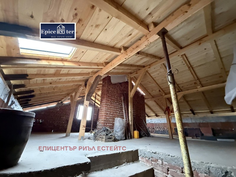 Продава КЪЩА, с. Лобош, област Перник, снимка 3 - Къщи - 53162647