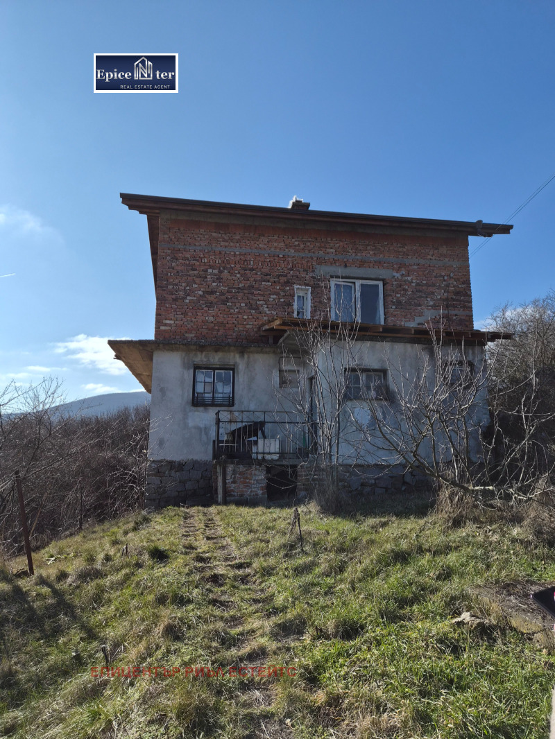 Продава КЪЩА, с. Лобош, област Перник, снимка 5 - Къщи - 53162647