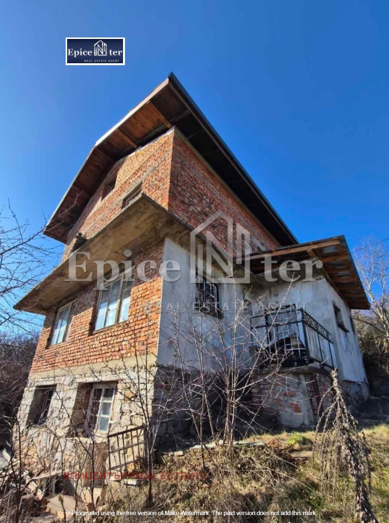 Продава КЪЩА, с. Лобош, област Перник, снимка 2 - Къщи - 53162647