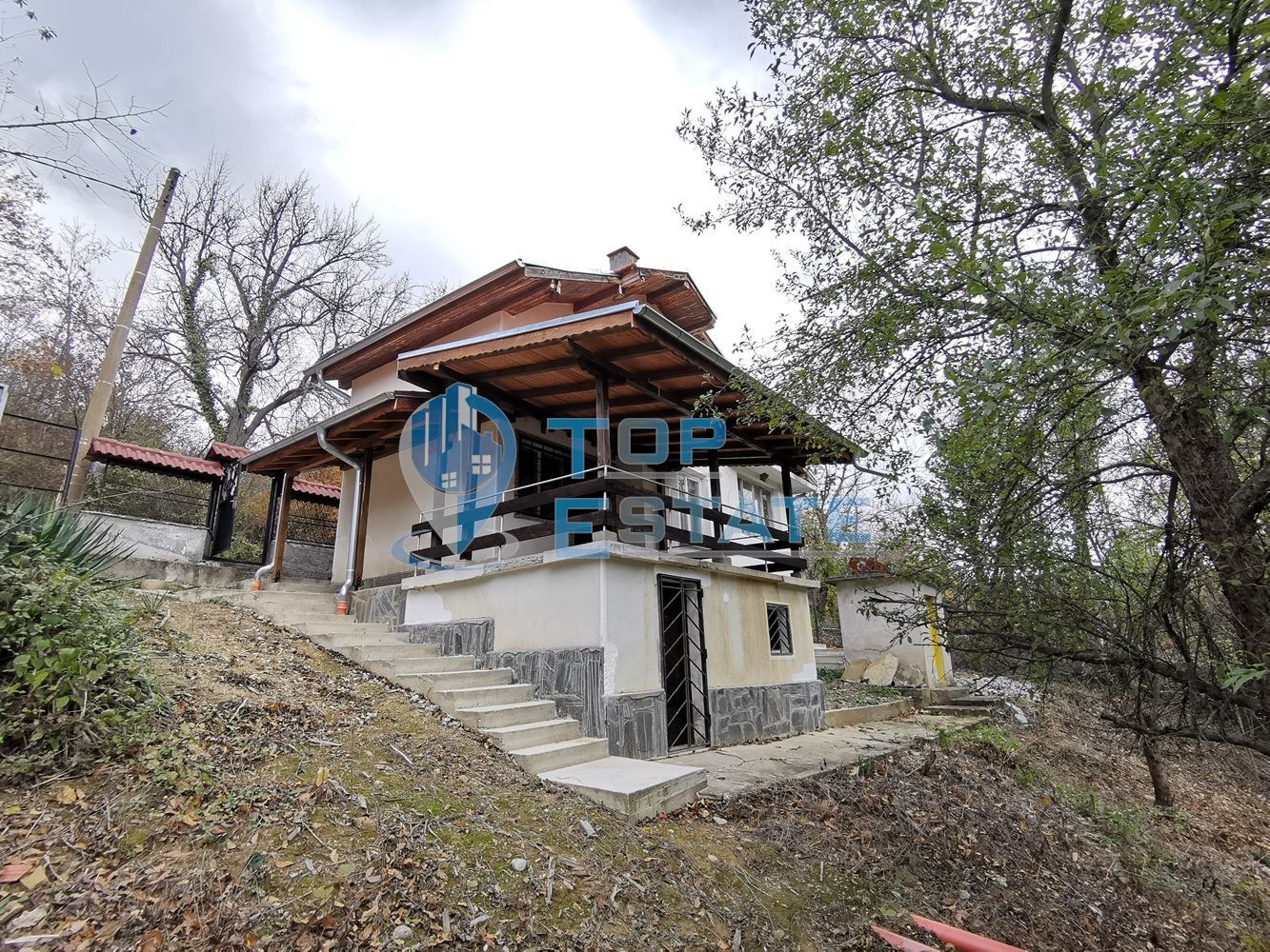 Продава ВИЛА, с. Габровци, област Велико Търново