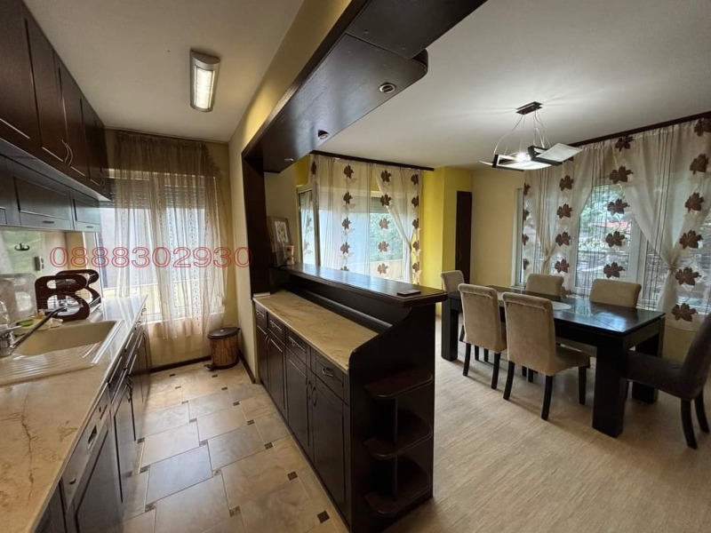 Продава  3-стаен град Хасково , Център , 126 кв.м | 34149925 - изображение [12]