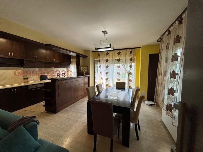 Продава  3-стаен град Хасково , Център , 126 кв.м | 34149925 - изображение [2]