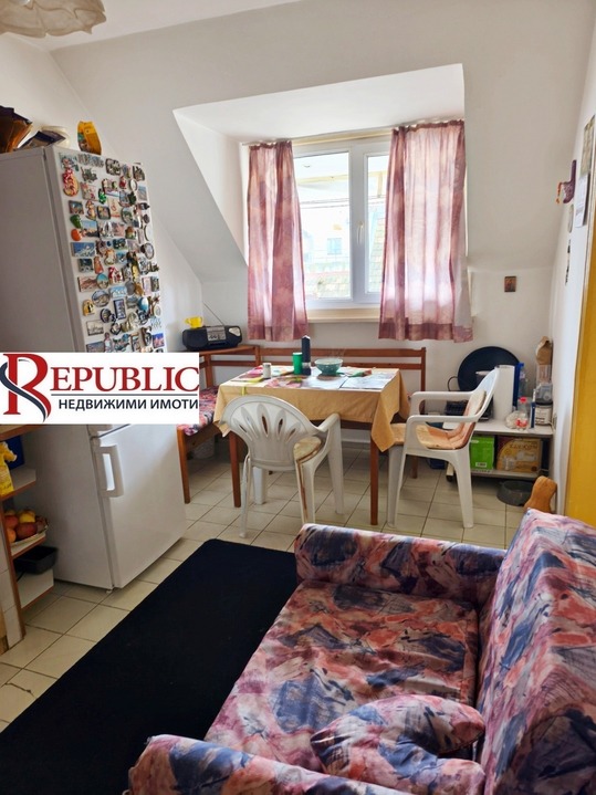 Продава 3-СТАЕН, гр. Варна, Лятно кино Тракия