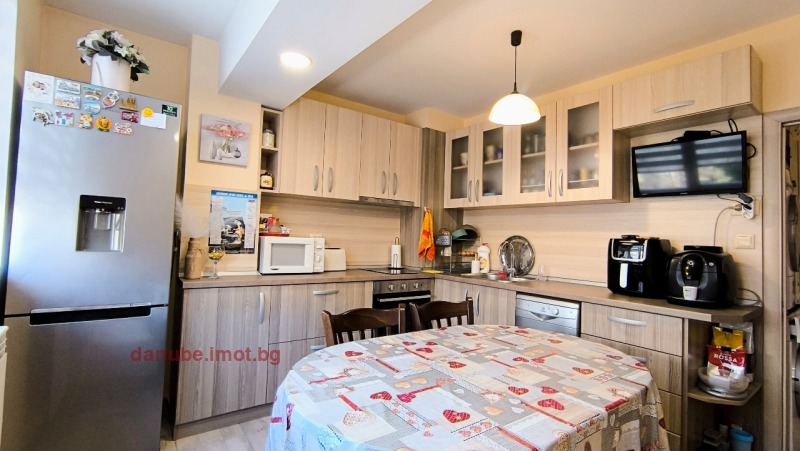 En venta  1 dormitorio Ruse , Vazrazhdane , 62 metros cuadrados | 19380822