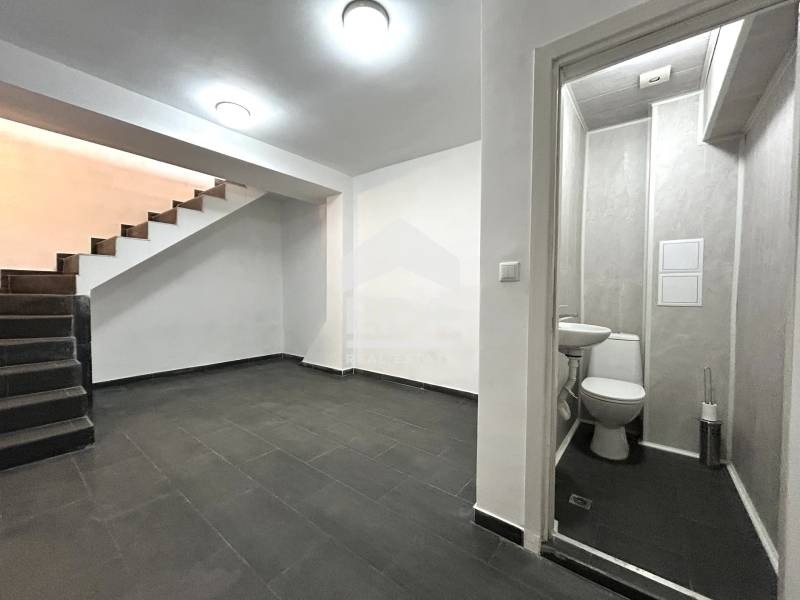 Продава МАГАЗИН, гр. София, Център, снимка 4 - Магазини - 54255363