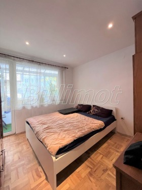 1 chambre Kolhozen pazar, Varna 7