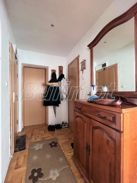 1 chambre Kolhozen pazar, Varna 9