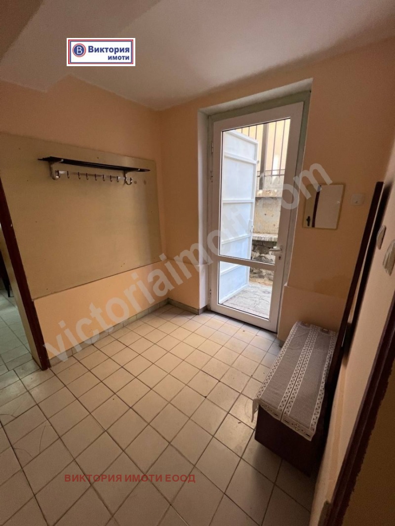 Продава 2-СТАЕН, гр. Велико Търново, Център, снимка 8 - Апартаменти - 52685846