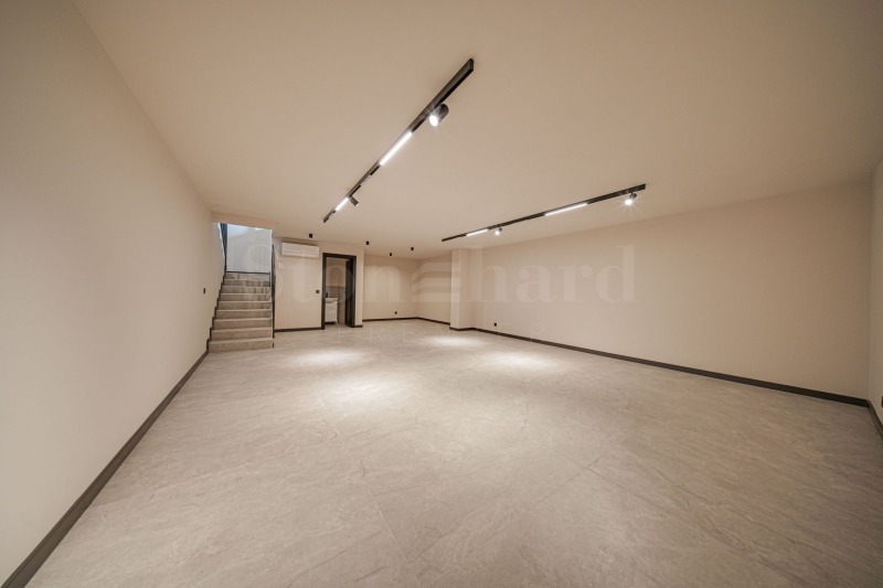 En venta  Comercio Sofia , Malinova dolina , 153 metros cuadrados | 25224648