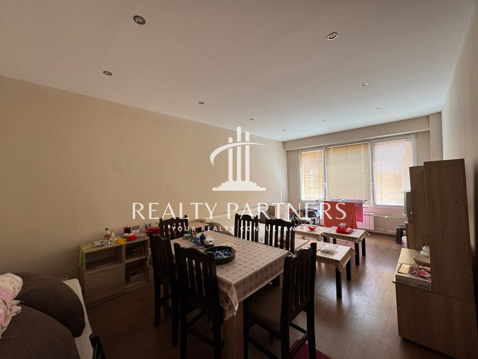 Продава 2-СТАЕН, гр. Перник, Изток, снимка 3 - Апартаменти - 54333315