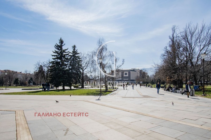 Продава  2-стаен град София , Център , 85 кв.м | 52323129