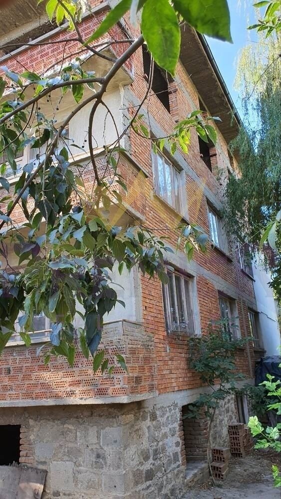 Продава ЕТАЖ ОТ КЪЩА, гр. Пловдив, Прослав, снимка 6 - Етаж от къща - 55170950