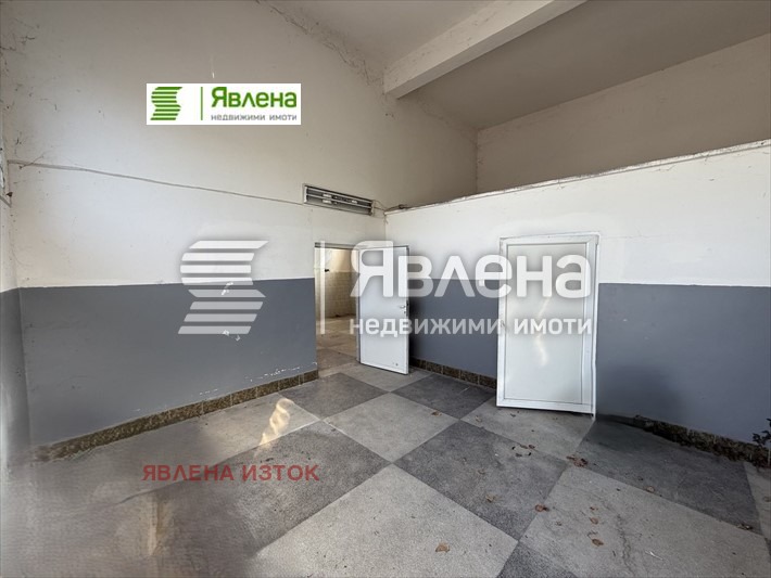 Продава ПРОМ. ПОМЕЩЕНИЕ, с. Врачеш, област София област, снимка 2 - Производствени сгради - 51360028