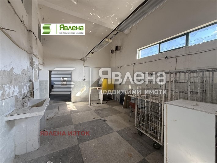 Продава ПРОМ. ПОМЕЩЕНИЕ, с. Врачеш, област София област, снимка 4 - Производствени сгради - 51360028