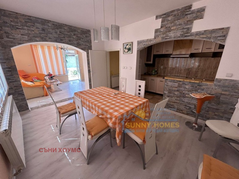 Продава КЪЩА в област Велико Търново, гр. Павликени - 345 кв.м / 158 500 € » 309 999.06 лв., СЪНИ ХОУМС