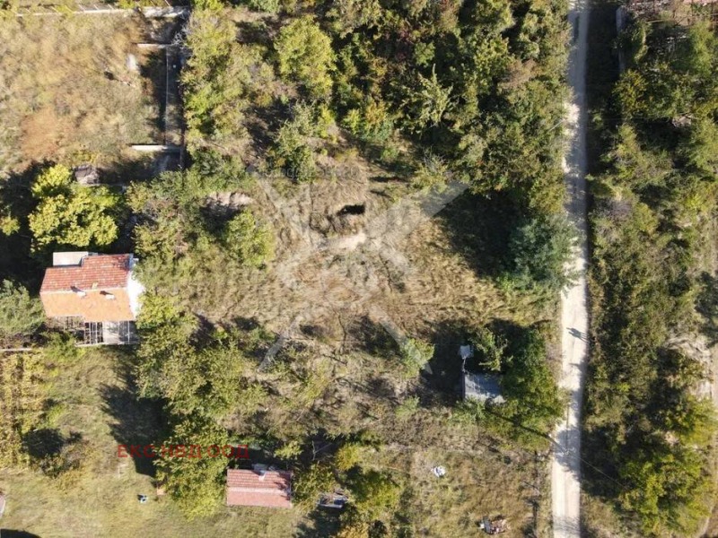 Продава ПАРЦЕЛ в област Пловдив, с. Брестник - 847 кв.м / 91 000 € » 177 980.53 лв., ЕКС НВД ПЛОВДИВ ООД