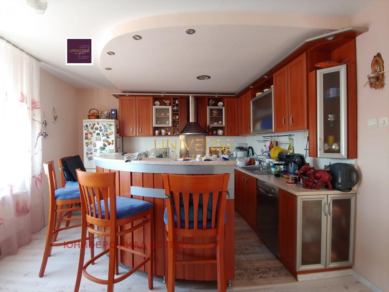 Продава КЪЩА, област Бургас, с. Кошарица • 270000 € / 528074.10 лв. • 56571350 1