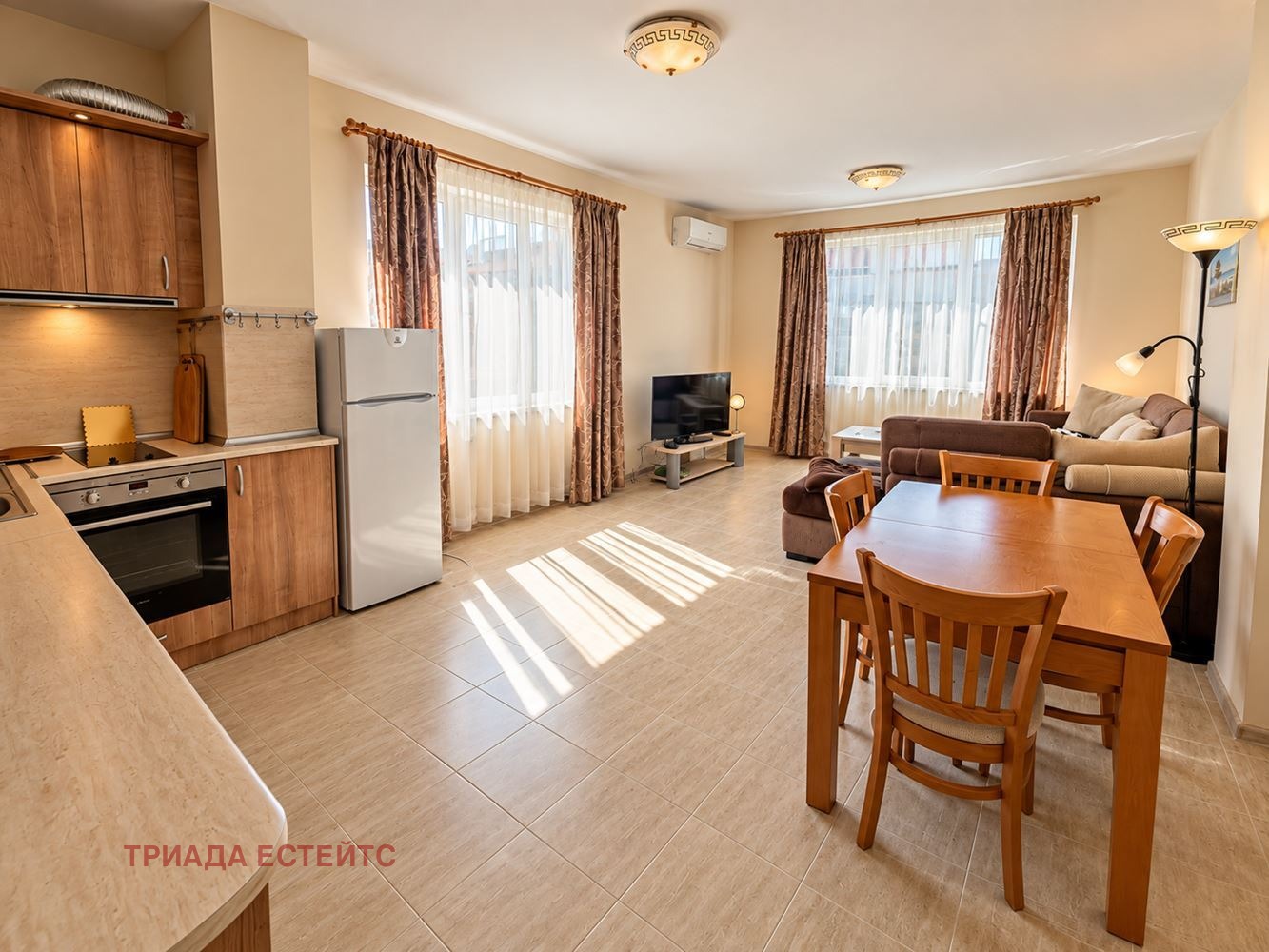 Продава 3-СТАЕН, гр. Бургас, Изгрев, снимка 2 - Апартаменти - 56209451