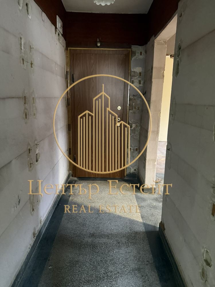 Продава 2-СТАЕН, гр. Плевен, Идеален център, снимка 2 - Апартаменти - 54123127