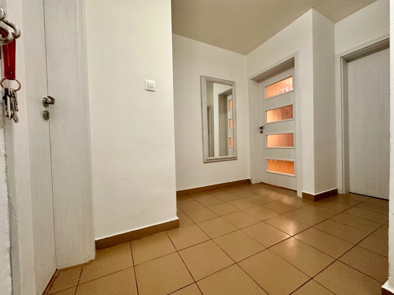 Продава 3-СТАЕН, гр. София, Оборище, снимка 3 - Апартаменти - 53050139