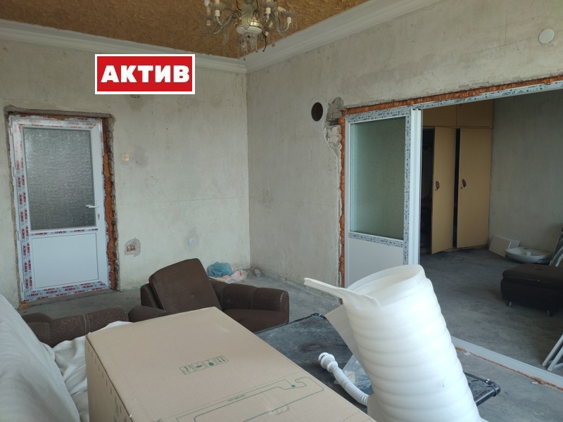 De vânzare  3 dormitoare Târgoviște , Țentâr , 95 mp | 42163811 - imagine [2]