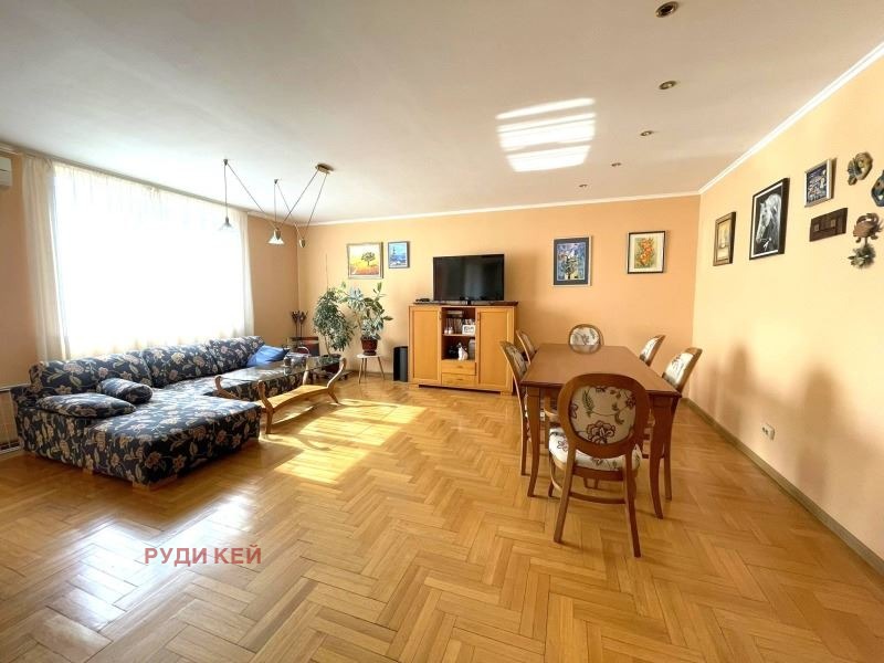 Продава 3-СТАЕН, гр. Варна, Бриз, снимка 1 - Aпартаменти - 49167194