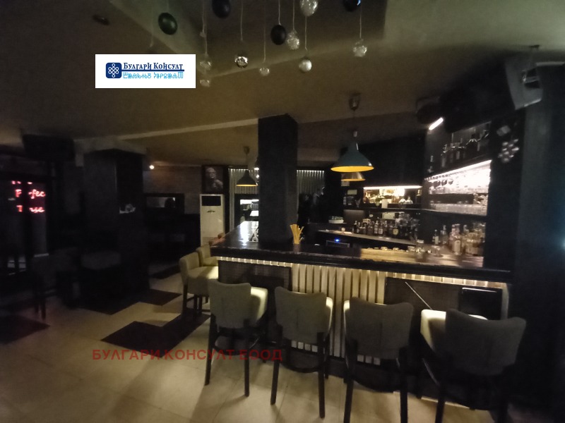 À vendre  Bar; Café Kyustendil , Tsentar , 133 m² | 28019095 - image [2]