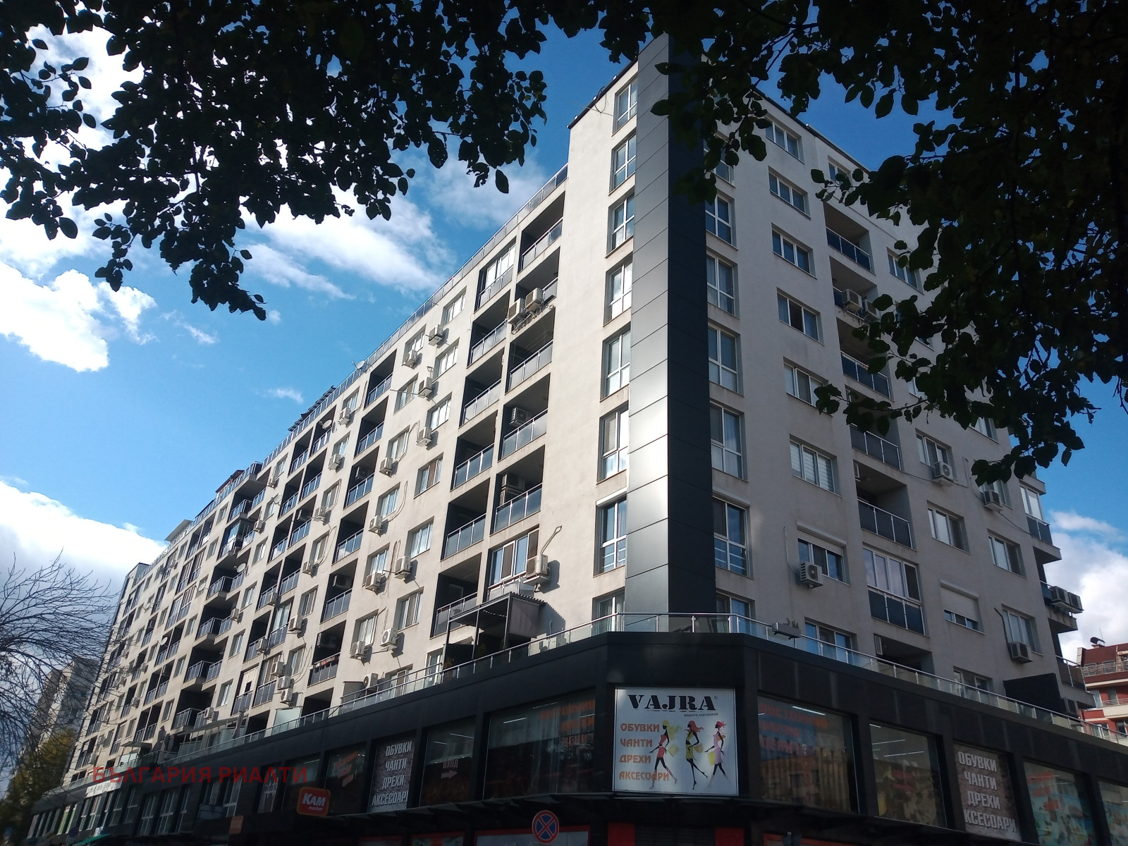 Продава МНОГОСТАЕН, гр. София, Младост 4