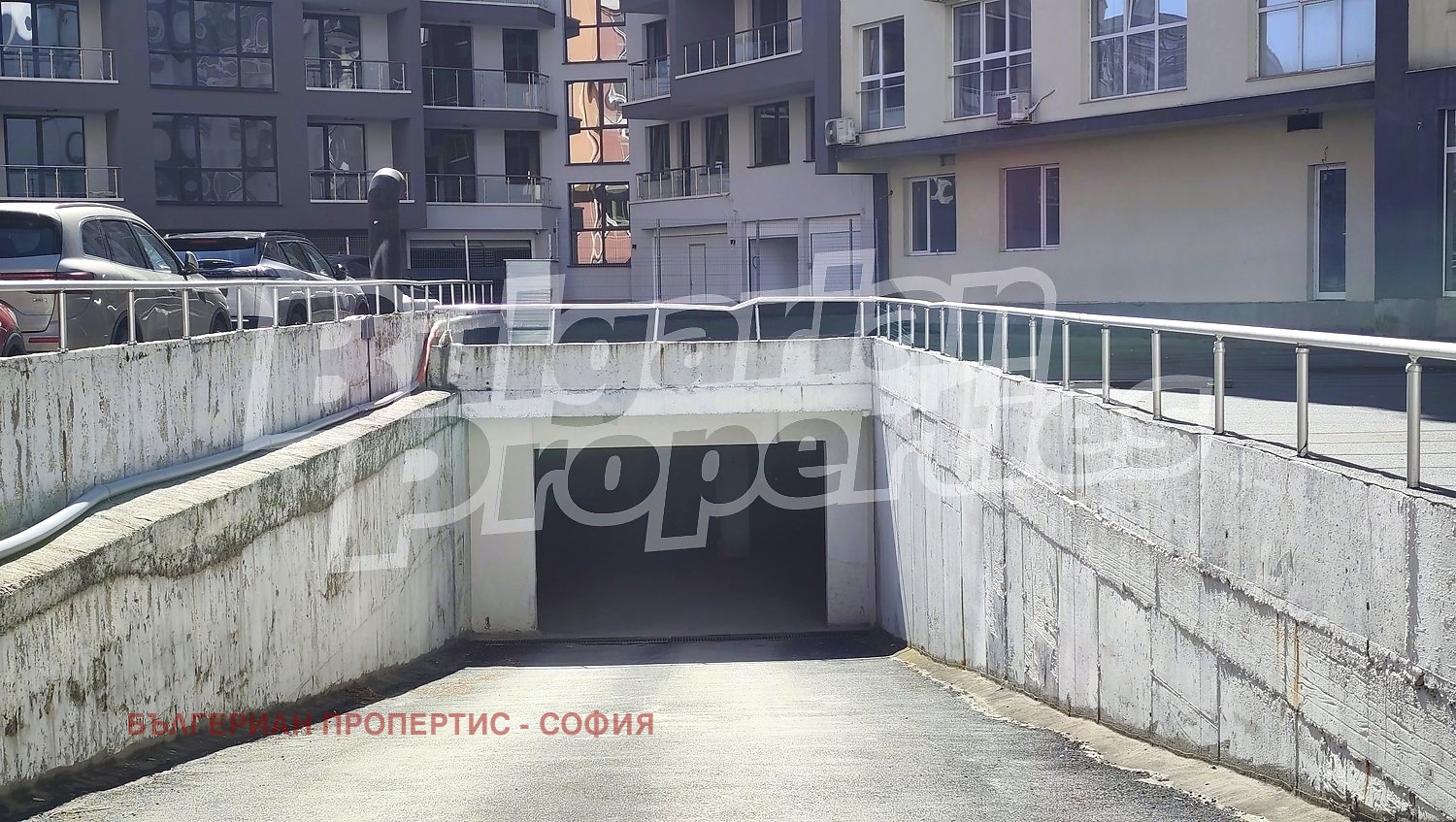 Продава ГАРАЖ, ПАРКОМЯСТО, гр. София, Полигона
