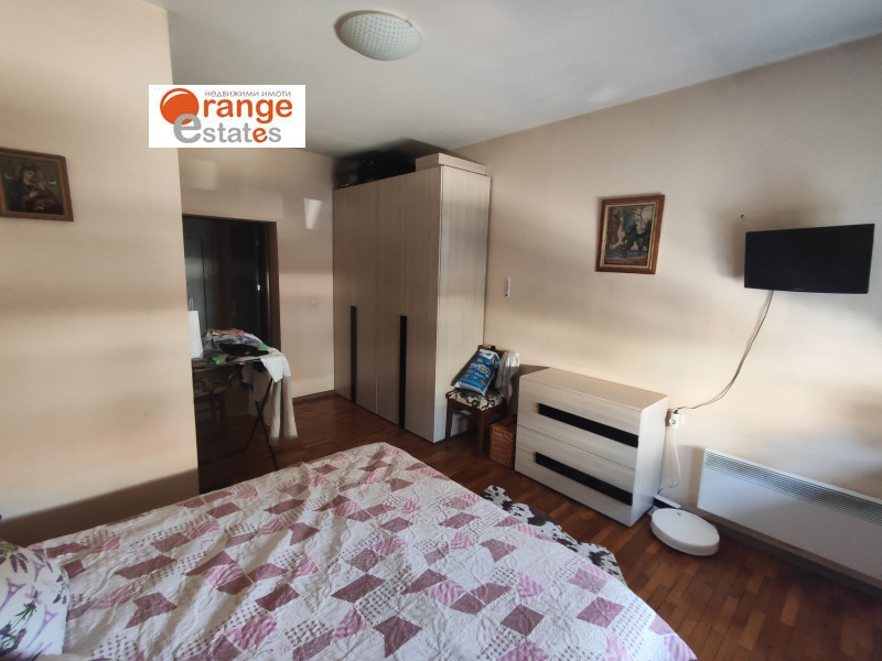 Продава КЪЩА, гр. София, Орландовци, снимка 2 - Къщи - 53273590