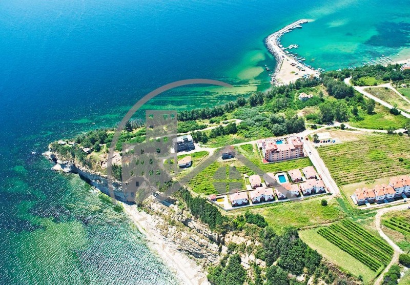 Продава ПАРЦЕЛ в област Варна, гр. Бяла - 1561 кв.м / 98 350 € » 192 355.88 лв., СМЕНИ АДРЕСА
