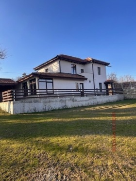 Casa Manoya, región de Gabrovo 1