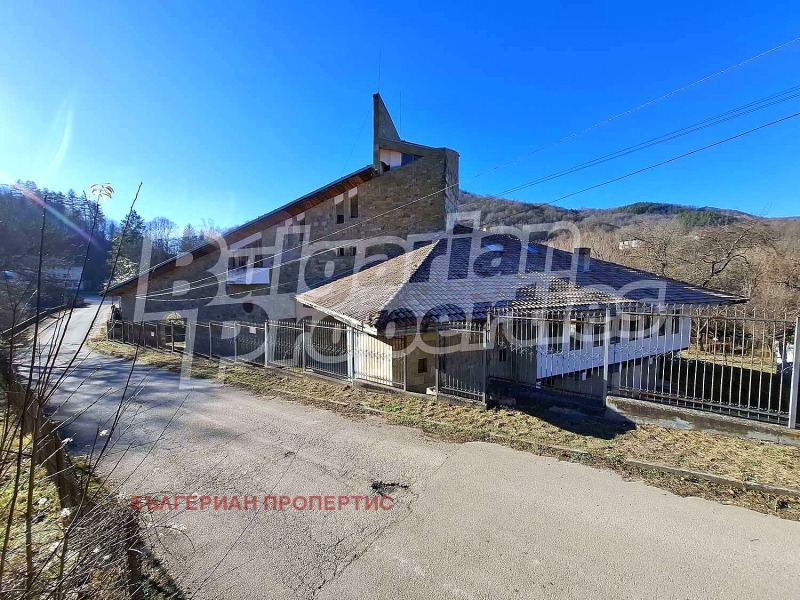Продава  Хотел област Габрово , с. Стоките , 1500 кв.м | 76039327 - изображение [3]