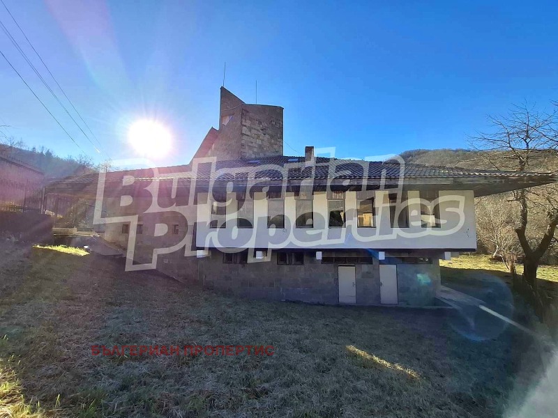 Продава  Хотел област Габрово , с. Стоките , 1500 кв.м | 76039327