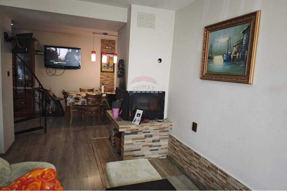 Продава ЕТАЖ ОТ КЪЩА, гр. Каварна, област Добрич, снимка 4 - Етаж от къща - 53895061