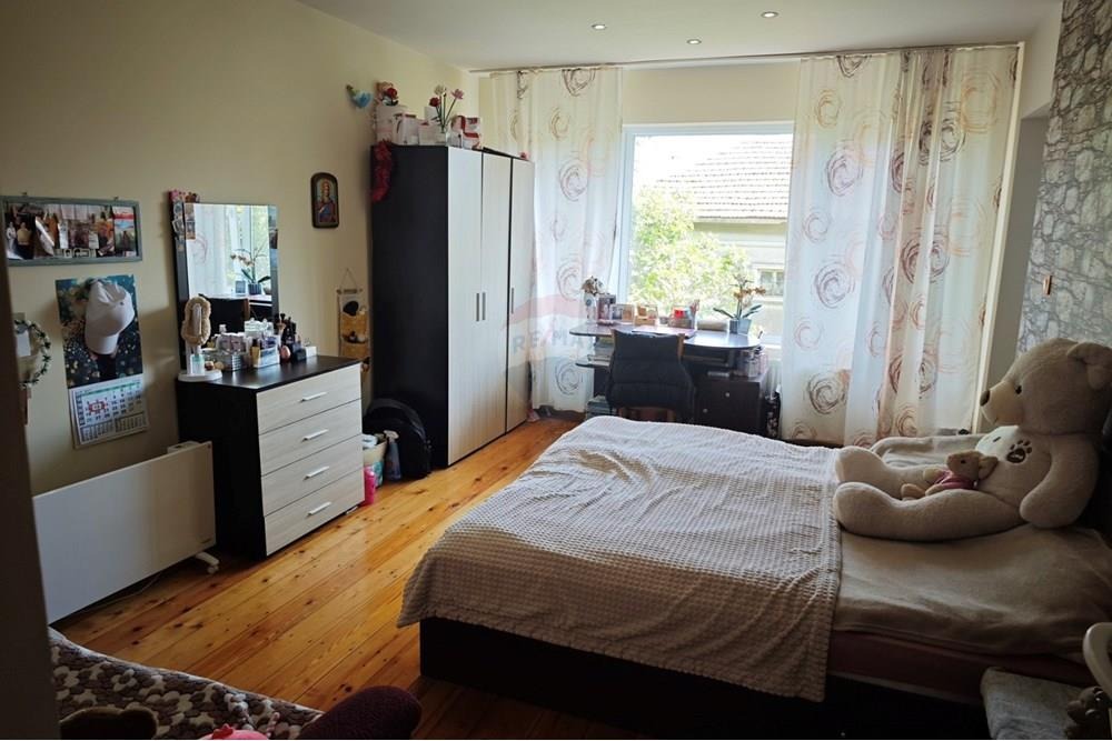 Продава ЕТАЖ ОТ КЪЩА, гр. Каварна, област Добрич, снимка 13 - Етаж от къща - 53895061