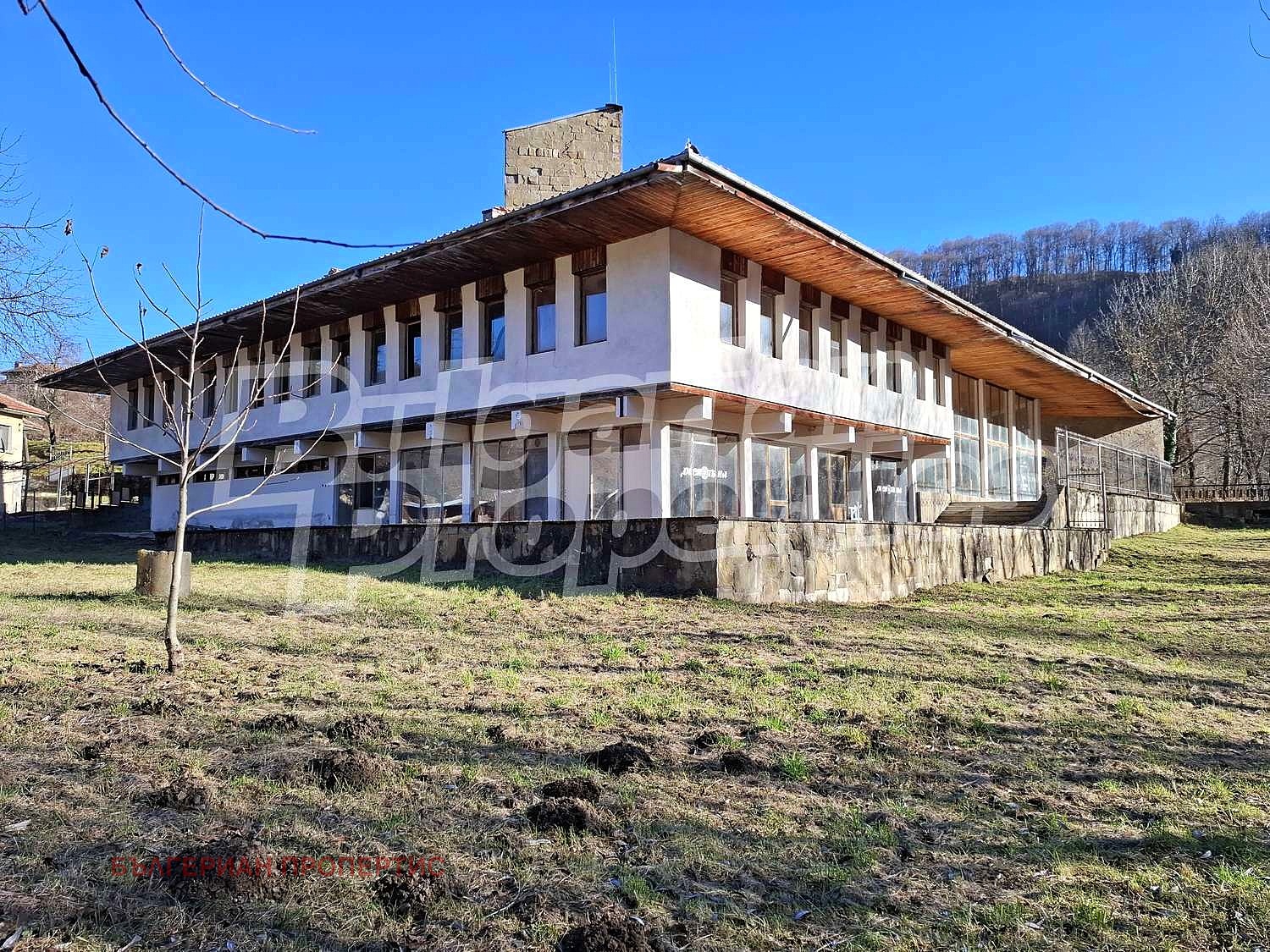 Продава ХОТЕЛ, с. Стоките, област Габрово, снимка 2 - Хотели - 51095108