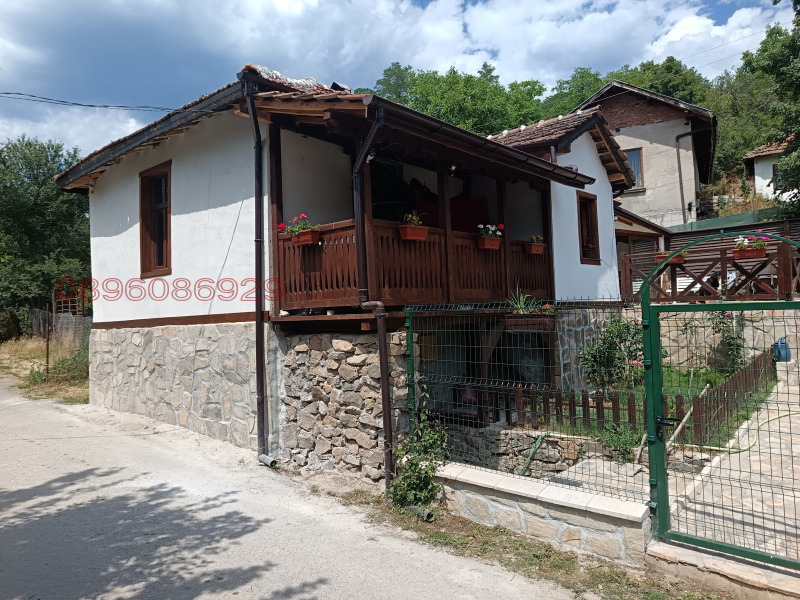 Продава КЪЩА в област Перник, с. Неделково - 70 кв.м / 70 000 € » 136 908.10 лв.