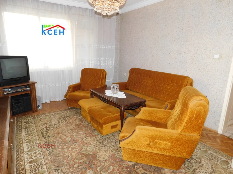 Продава 4-СТАЕН, гр. Търговище, Център, снимка 2 - Апартаменти - 52636633