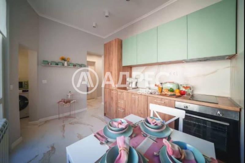 Продава МНОГОСТАЕН, гр. София, Център, снимка 3 - Апартаменти - 53004851