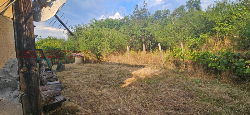 Продава КЪЩА, гр. Перник, Църква, снимка 2 - Къщи - 52779891