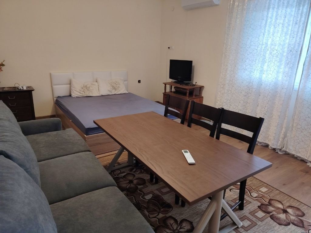 Продава ЕТАЖ ОТ КЪЩА, гр. Варна, Галата, снимка 3 - Етаж от къща - 53784769