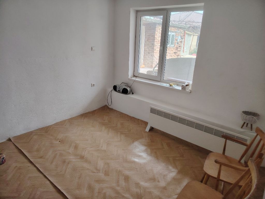 Продава ЕТАЖ ОТ КЪЩА, гр. Варна, Галата, снимка 8 - Етаж от къща - 53784769
