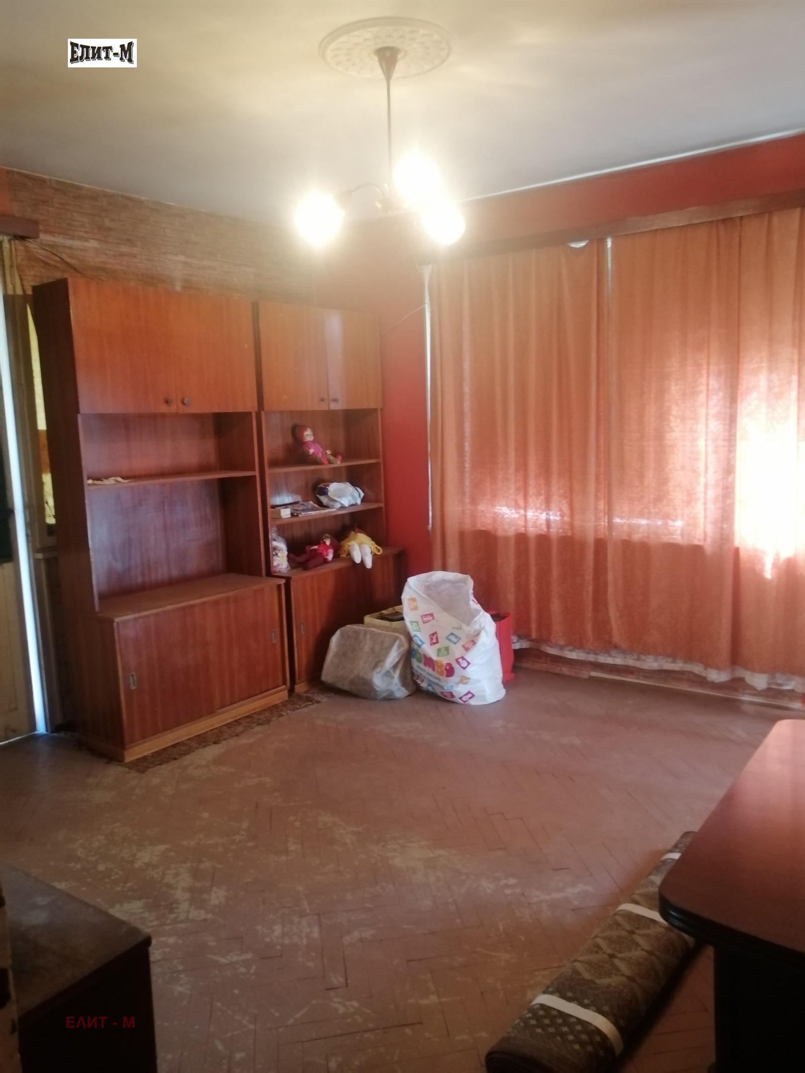 Продава ЕТАЖ ОТ КЪЩА, гр. Плевен, Широк център, снимка 3 - Етаж от къща - 55922589