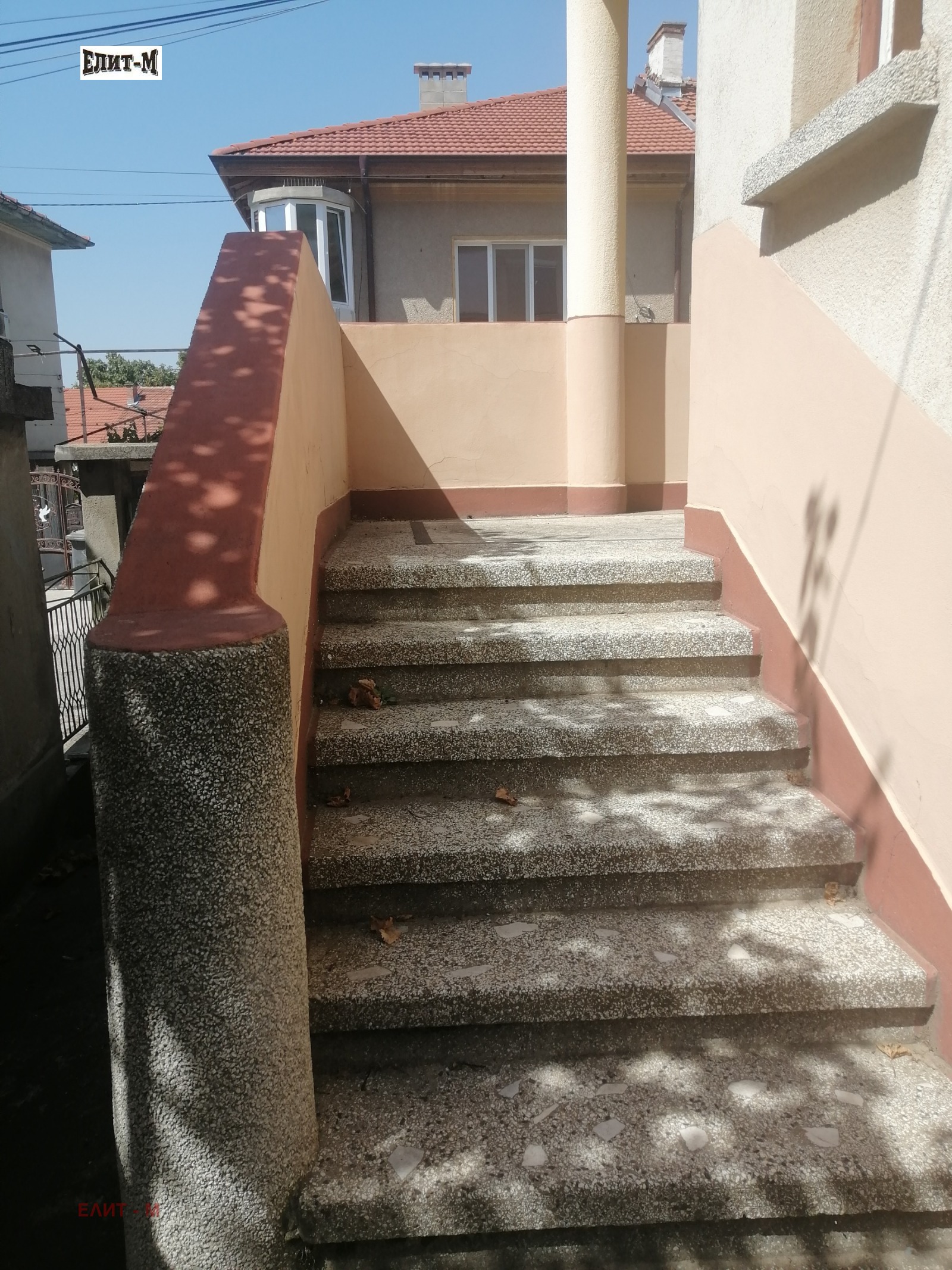 Продава ЕТАЖ ОТ КЪЩА, гр. Плевен, Широк център, снимка 2 - Етаж от къща - 55922589