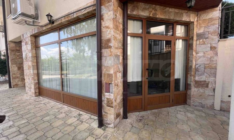 Продава МАГАЗИН в област Благоевград, гр. Банско - 63 кв.м / 63 200 € » 123 608.46 лв., СУПРИММО ОФИСИ В СТРАНАТА