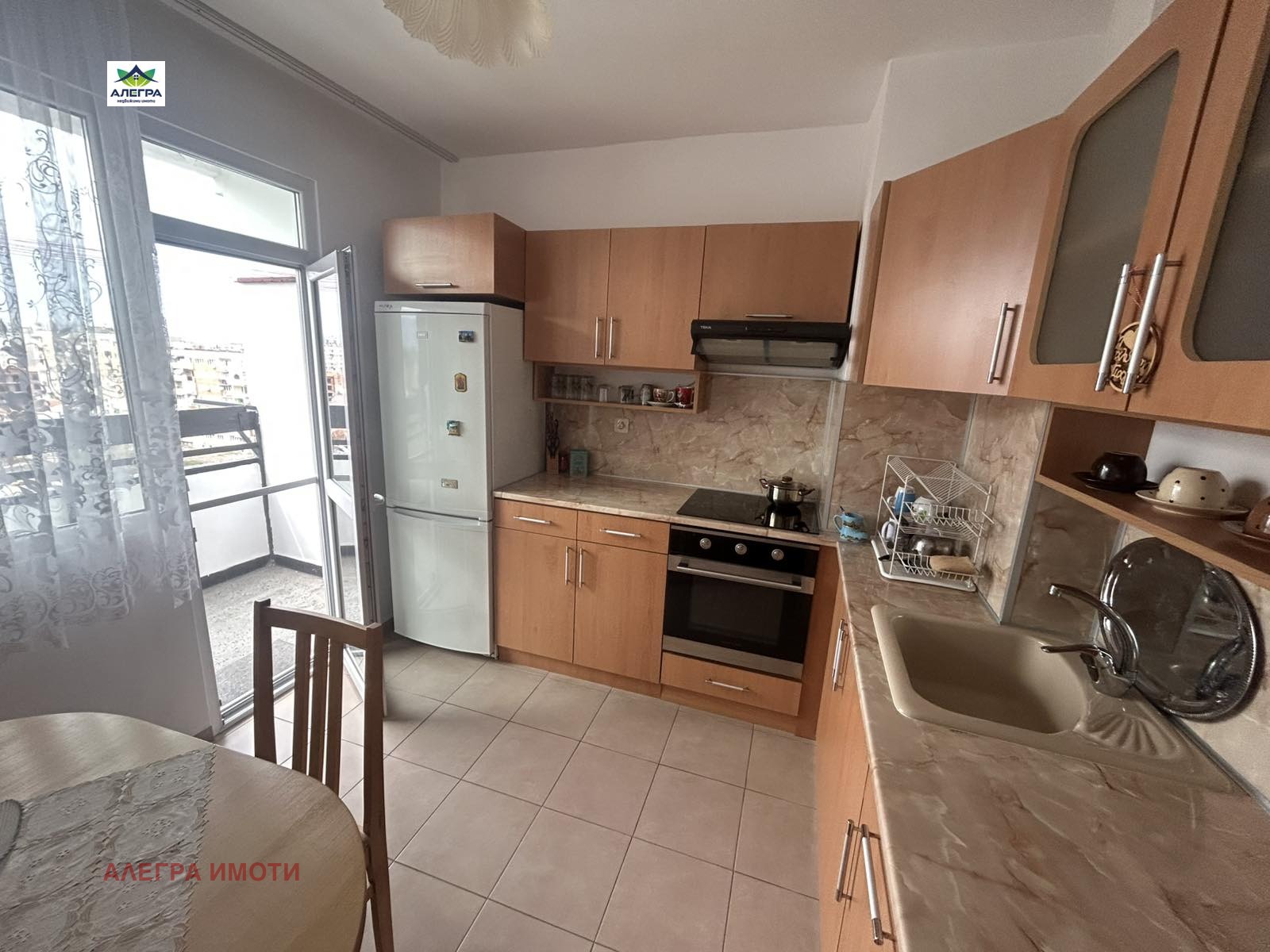 Продава 3-СТАЕН, гр. Пазарджик, Изток, снимка 2 - Апартаменти - 53970035