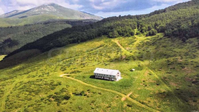Продава КЪЩА в област Ловеч, гр. Априлци - 538 кв.м / 395 000 € » 772 552.85 лв., СУПРИММО ОФИСИ В СТРАНАТА
