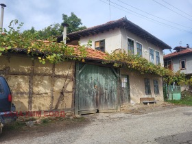 Casa Troian, regiunea Lovech 1