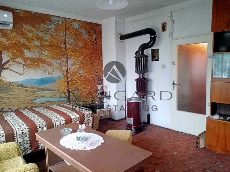 Te koop  2 slaapkamers Plovdiv , Proslav , 80 m² | 92791143